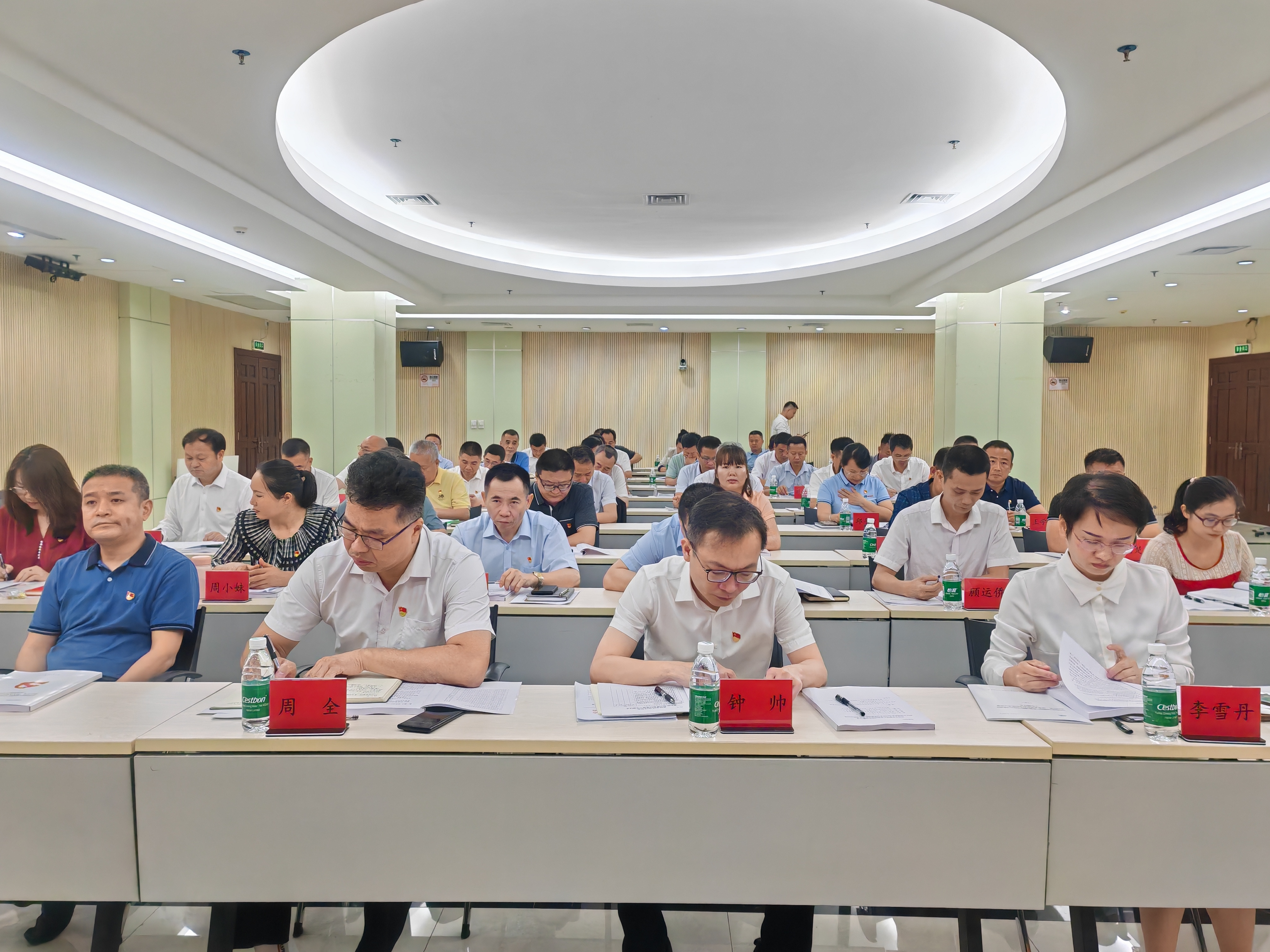 1712140318978043363.jpg 1712140318978043363.jpg